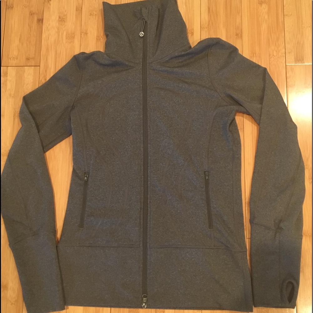 Like new lulu Devine zip up